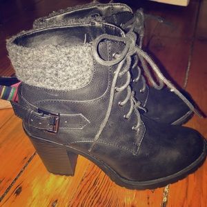 Combat boots